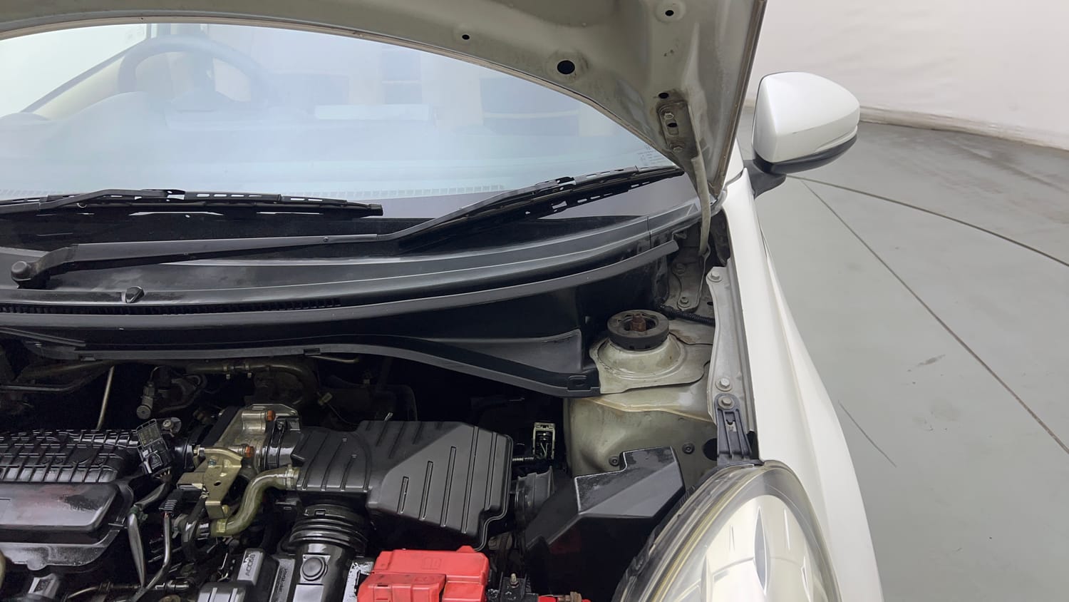 Used 2015 Honda Amaze 1.2 S i-VTEC Petrol Manual engine ENGINE LEFT SIDE HINGE & APRON VIEW