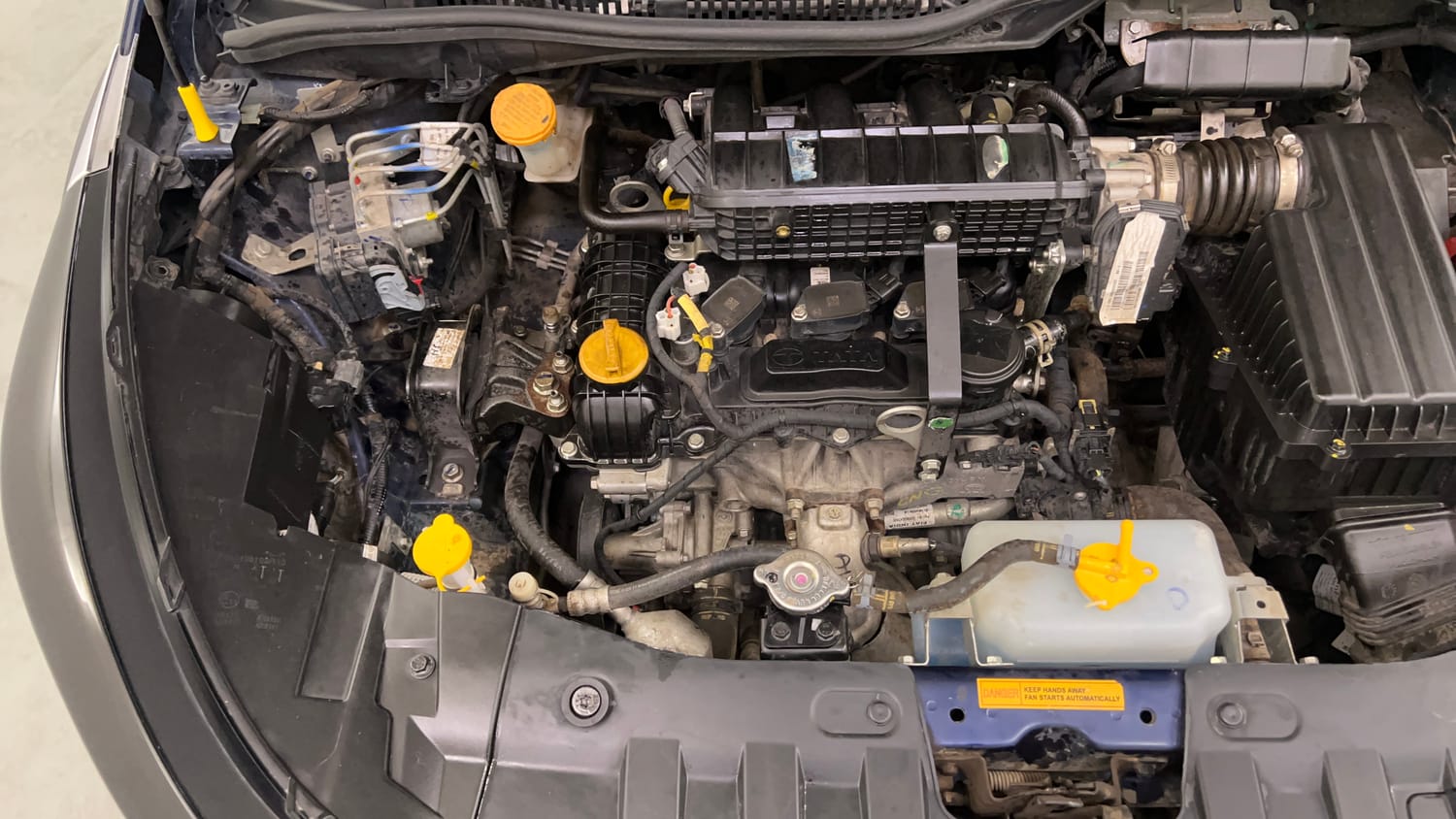 Used 2023 Tata Altroz XZ Plus (O) (S) iCNG Cng Manual engine ENGINE RIGHT SIDE VIEW