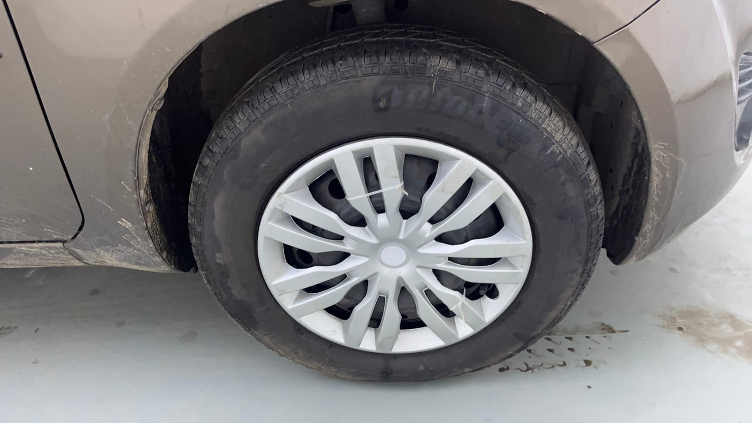 Used 2015 Maruti Suzuki Ritz Vxi BS-IV Petrol Manual tyres RIGHT FRONT TYRE RIM VIEW