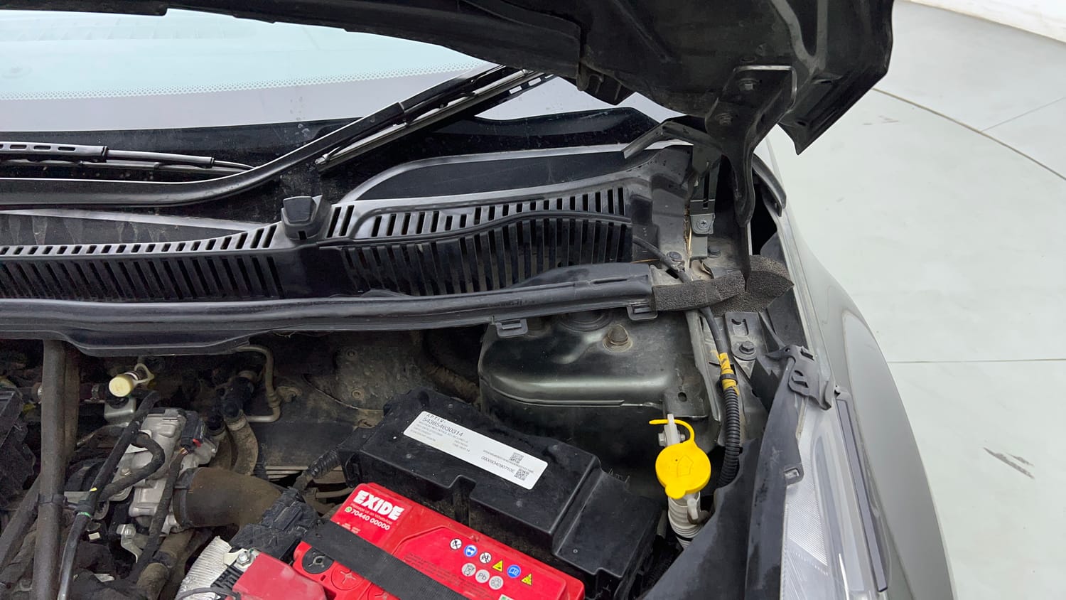 Used 2021 Tata Nexon XZ Plus Petrol Manual engine ENGINE LEFT SIDE HINGE & APRON VIEW