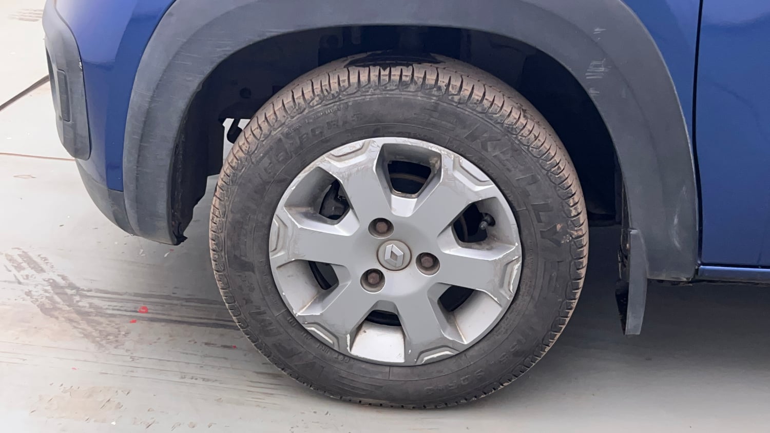 Used 2017 Renault Kwid CLIMBER 1.0 Petrol Manual tyres LEFT FRONT TYRE RIM VIEW
