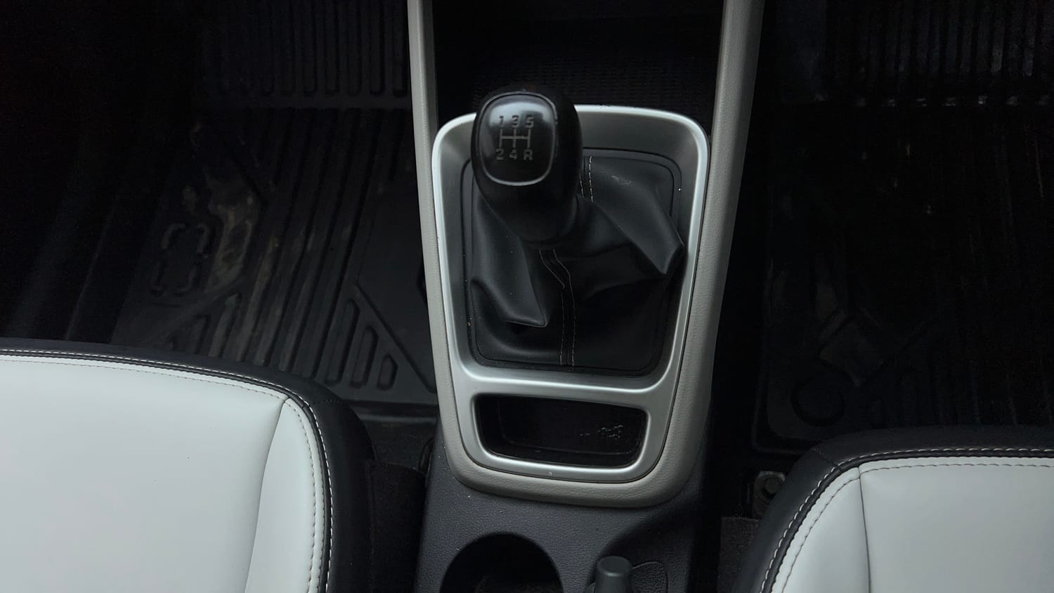 Used 2024 Hyundai Venue E 1.2 Petrol Petrol Manual interior GEAR  KNOB VIEW