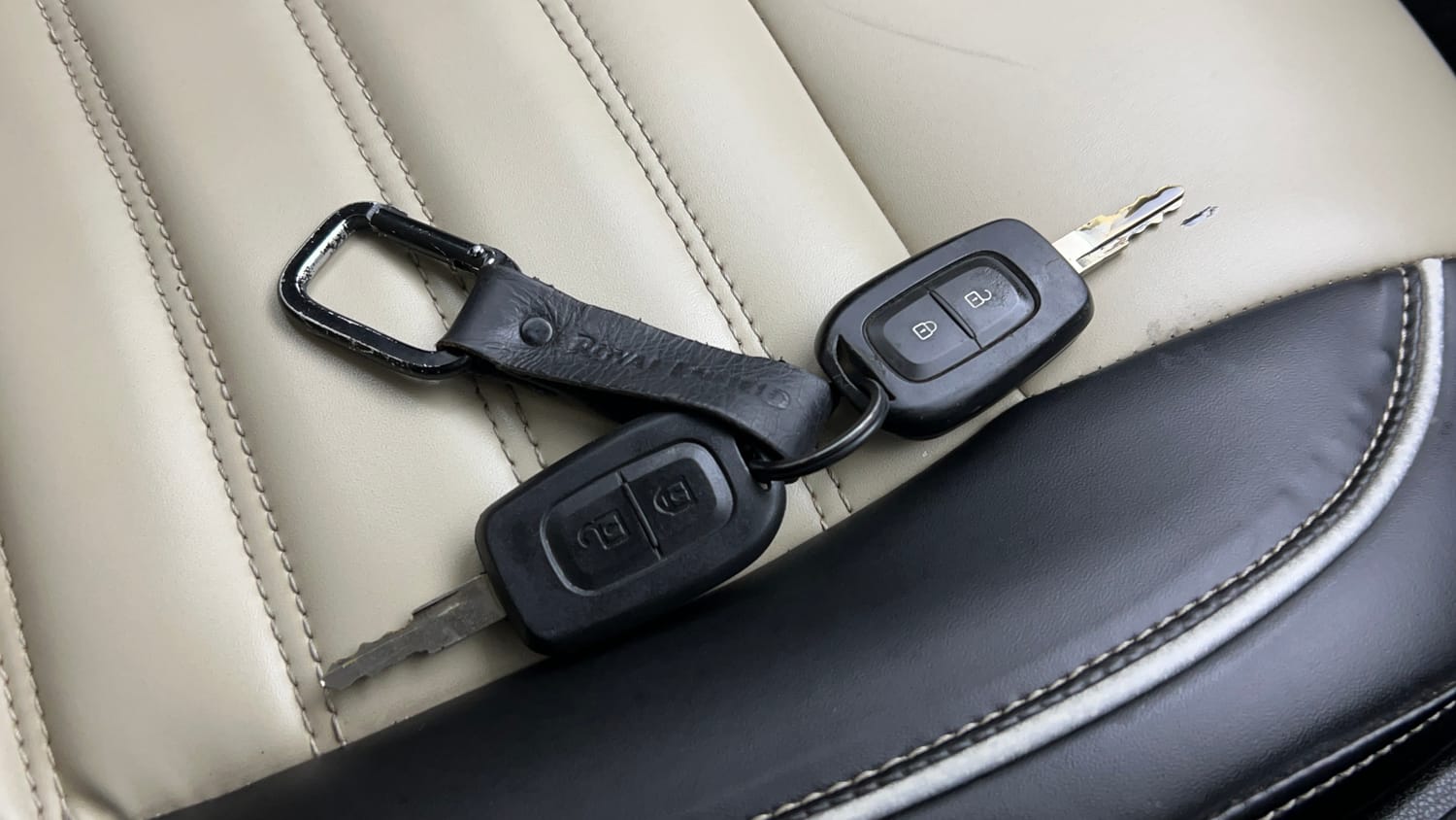 Used 2020 Renault Kwid RXL Petrol Manual extra CAR KEY VIEW
