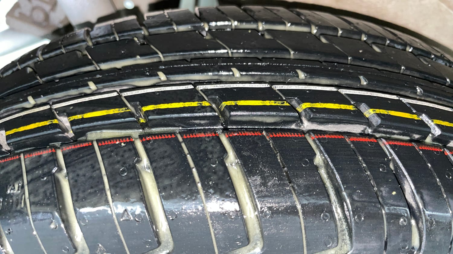 Used 2018 Maruti Suzuki Wagon R 1.0 VXI AMT Petrol Automatic tyres RIGHT REAR TYRE TREAD VIEW