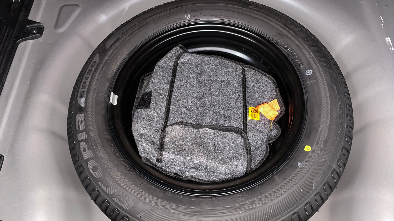 Used 2024 Hyundai i20 Sportz (O) 1.2 IVT Petrol Automatic tyres SPARE TYRE VIEW