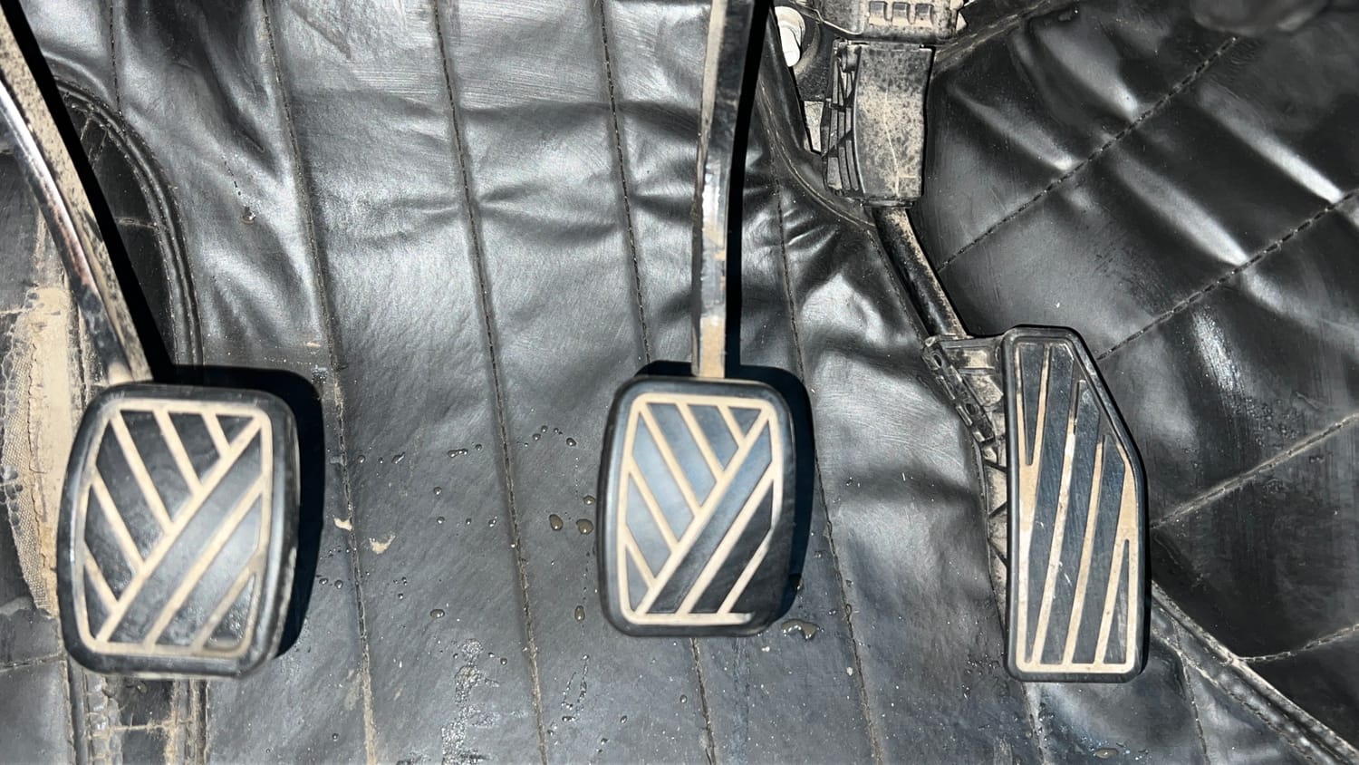 Used 2023 Maruti Suzuki XL6 Zeta MT CNG Cng Manual interior PEDALS VIEW