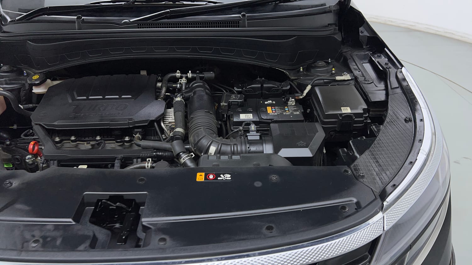 Used 2025 Kia Seltos GTX Plus 1.5 Turbo Petrol DCT Petrol Automatic engine ENGINE LEFT SIDE VIEW