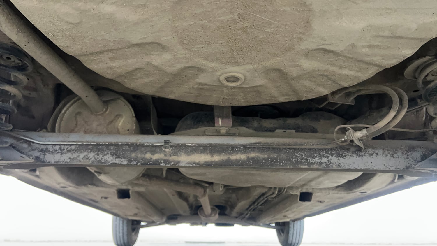 Used 2018 Renault Kwid 1.0 RXT Petrol Manual extra REAR UNDERBODY VIEW (TAKEN FROM REAR)