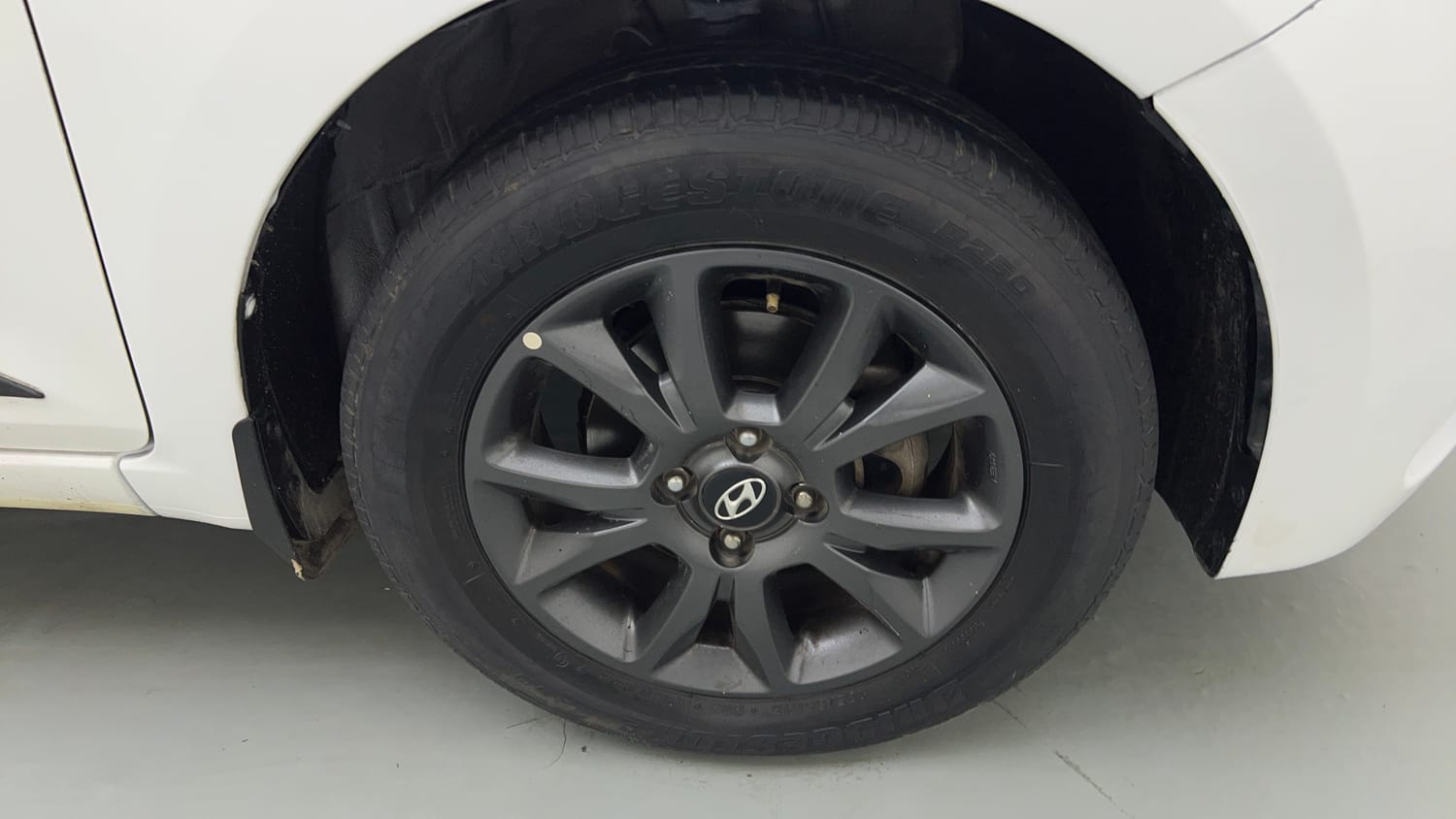 Used 2020 Hyundai Elite i20 Sportz Plus 1.2 Petrol Manual tyres RIGHT FRONT TYRE RIM VIEW