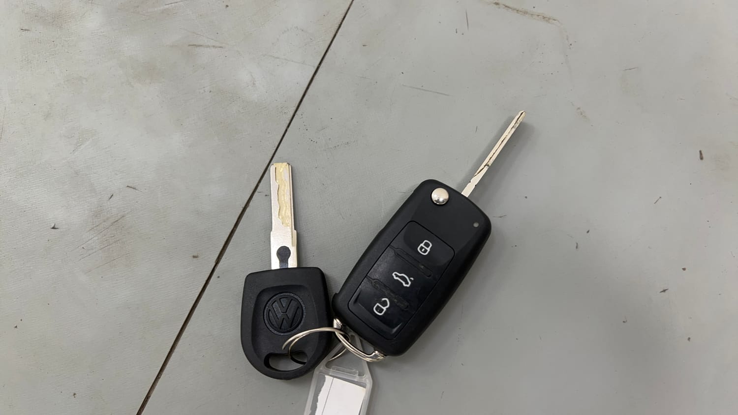 Used 2015 Volkswagen Polo Highline1.2L (P) Petrol Manual extra CAR KEY VIEW