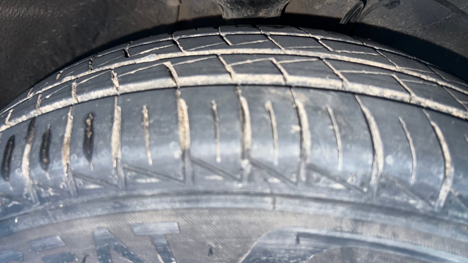 Used 2022 Maruti Suzuki Alto 800 LXi (O) CNG Cng Manual tyres RIGHT FRONT TYRE TREAD VIEW
