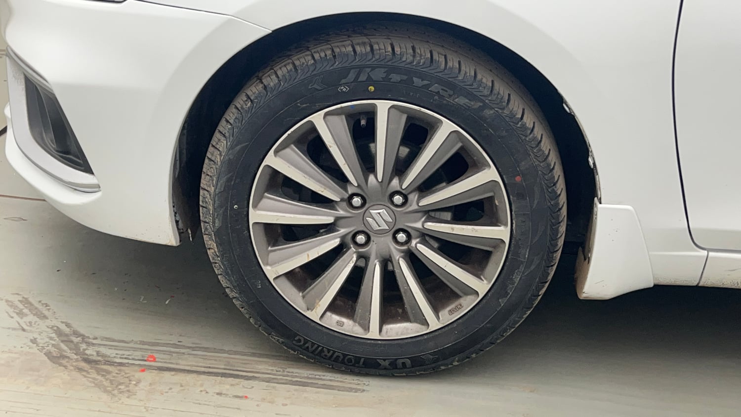 Used 2018 Maruti Suzuki Ciaz Alpha Hybrid 1.5 Petrol Manual tyres LEFT FRONT TYRE RIM VIEW