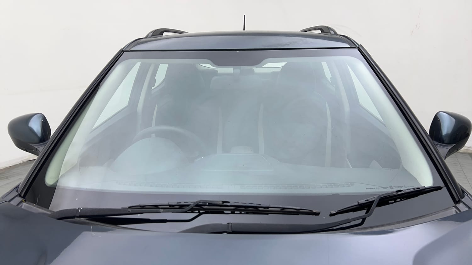 Used 2020 Mahindra XUV 300 1.2 W6 Petrol Manual exterior FRONT WINDSHIELD VIEW