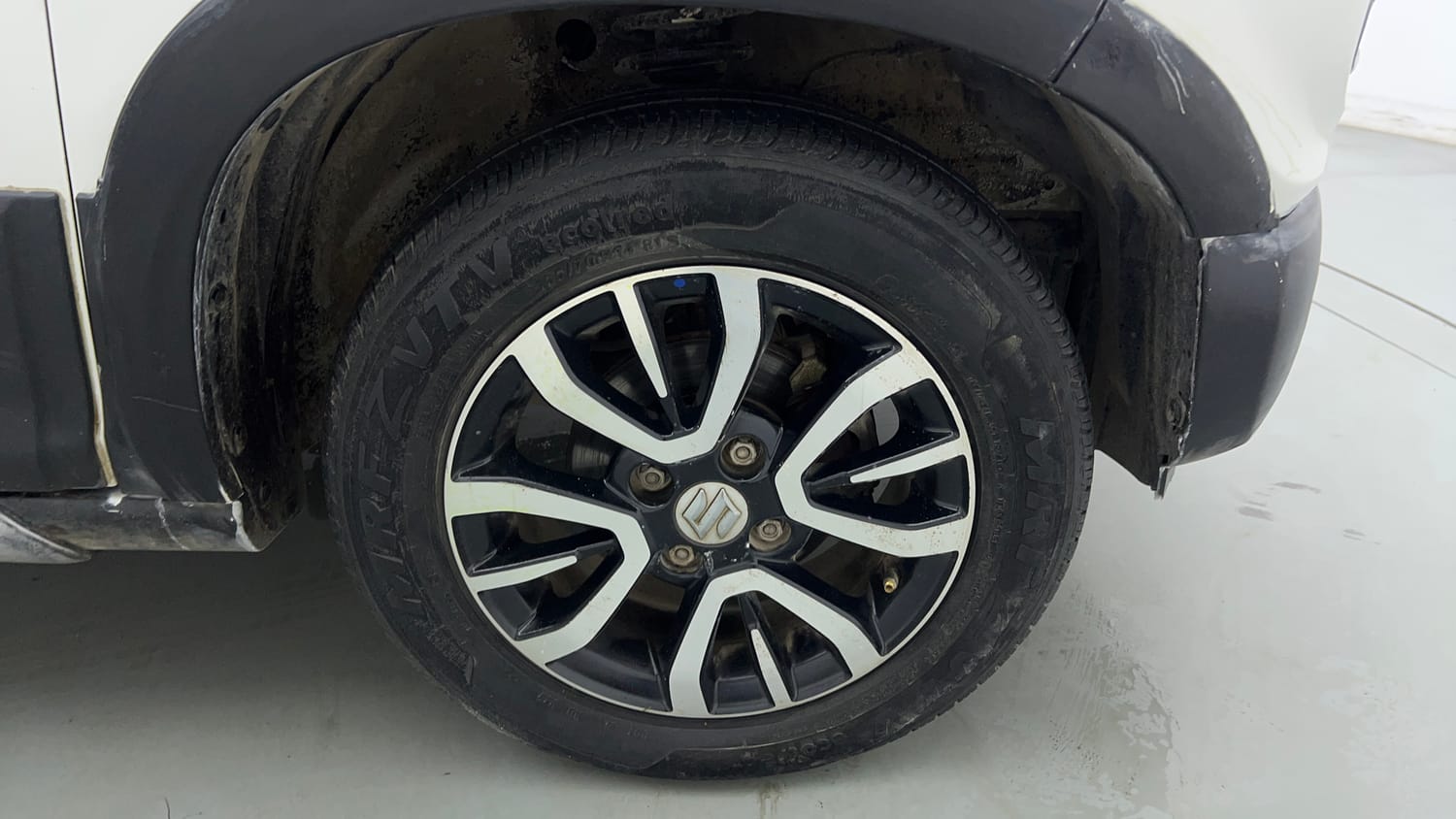 Used 2020 Maruti Suzuki S-Presso VXi Petrol Manual tyres RIGHT FRONT TYRE RIM VIEW