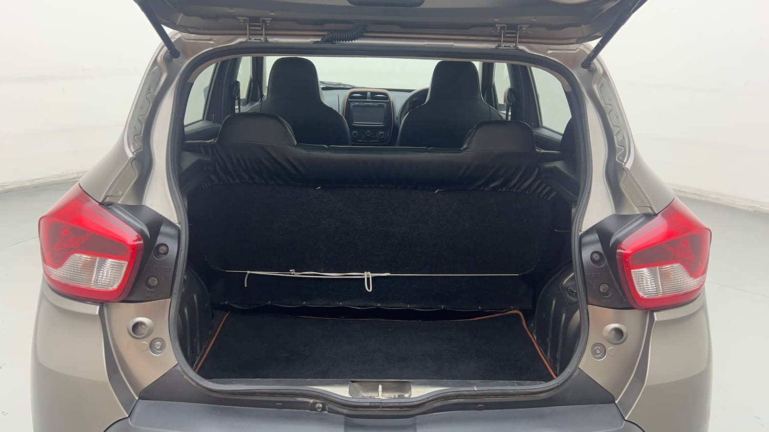 Used 2017 Renault Kwid CLIMBER 1.0 AMT Petrol Automatic interior DICKY INSIDE VIEW
