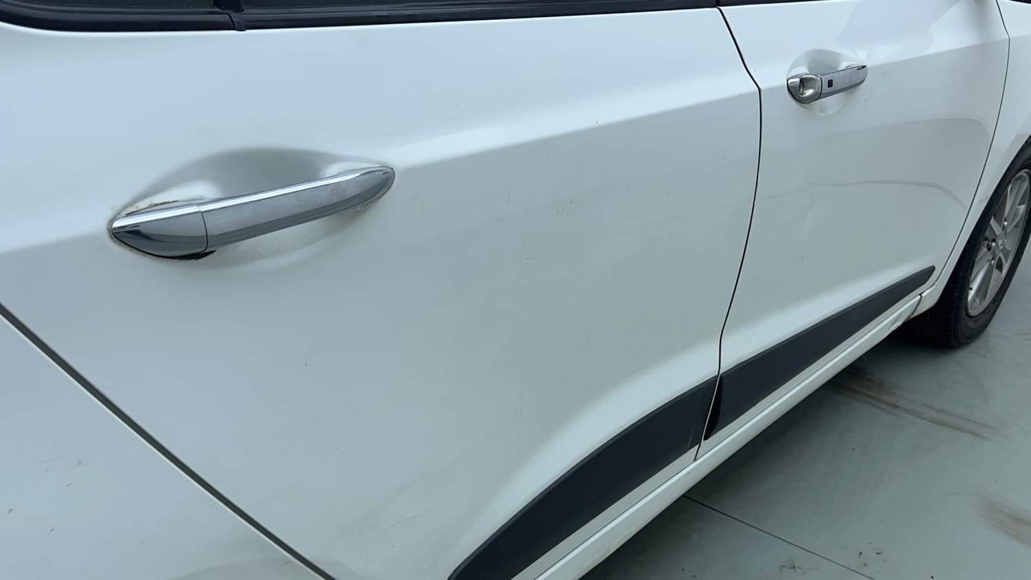 Used 2016 Hyundai Grand i10 Asta 1.2 Kappa VTVT Petrol Manual dents MINOR SCRATCH