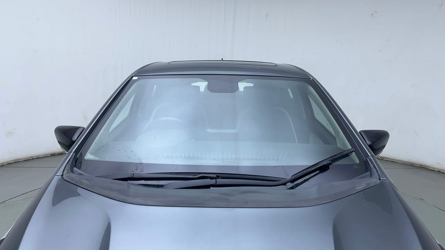 Used 2024 Tata Altroz XZ Plus (S) iCNG Cng Manual exterior FRONT WINDSHIELD VIEW
