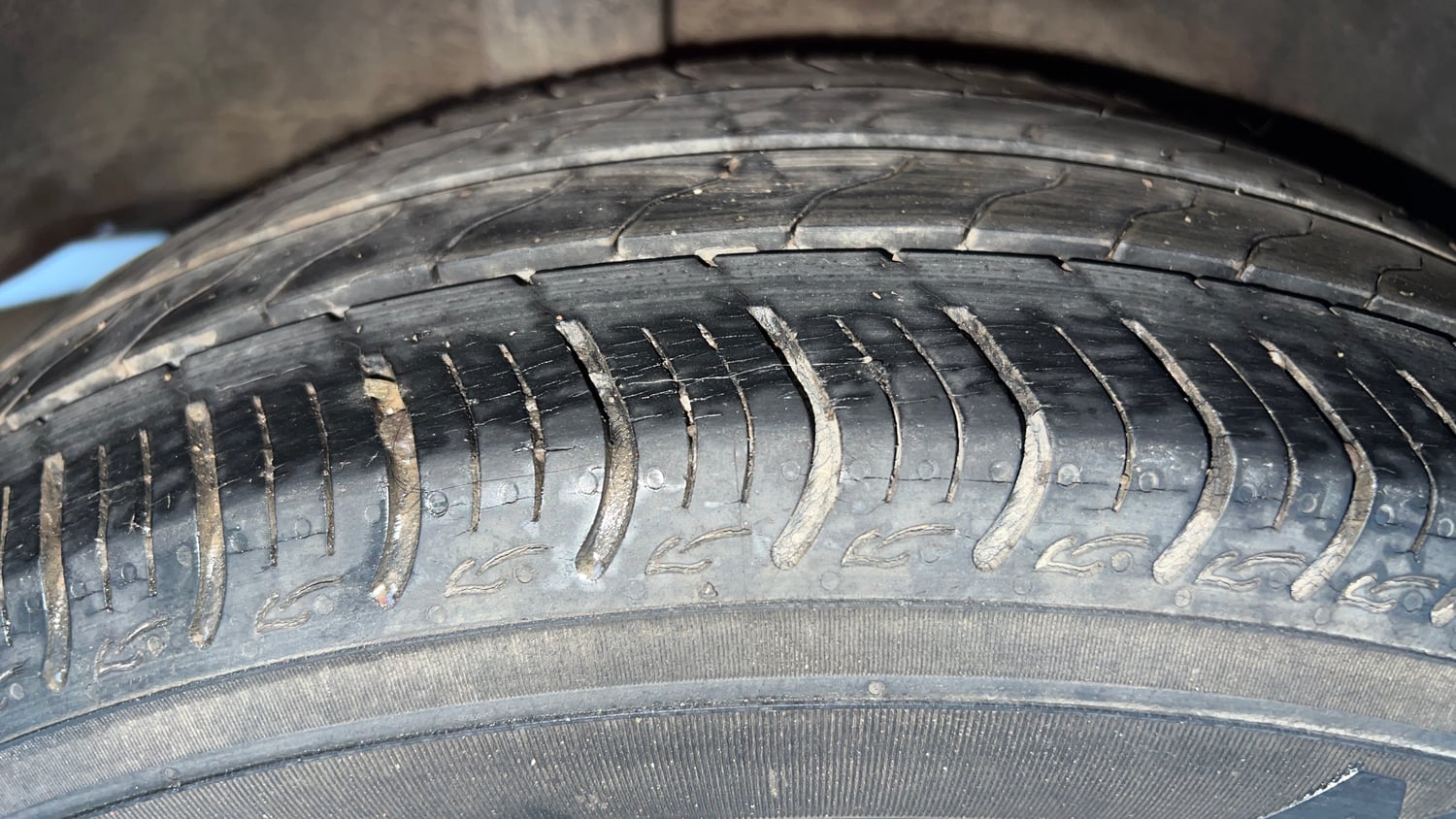 Used 2019 Honda Amaze 1.2 V CVT Petrol Petrol Automatic tyres RIGHT REAR TYRE TREAD VIEW