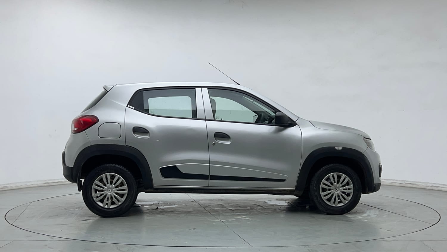 Used 2018 Renault Kwid RXE Petrol Manual exterior RIGHT SIDE VIEW