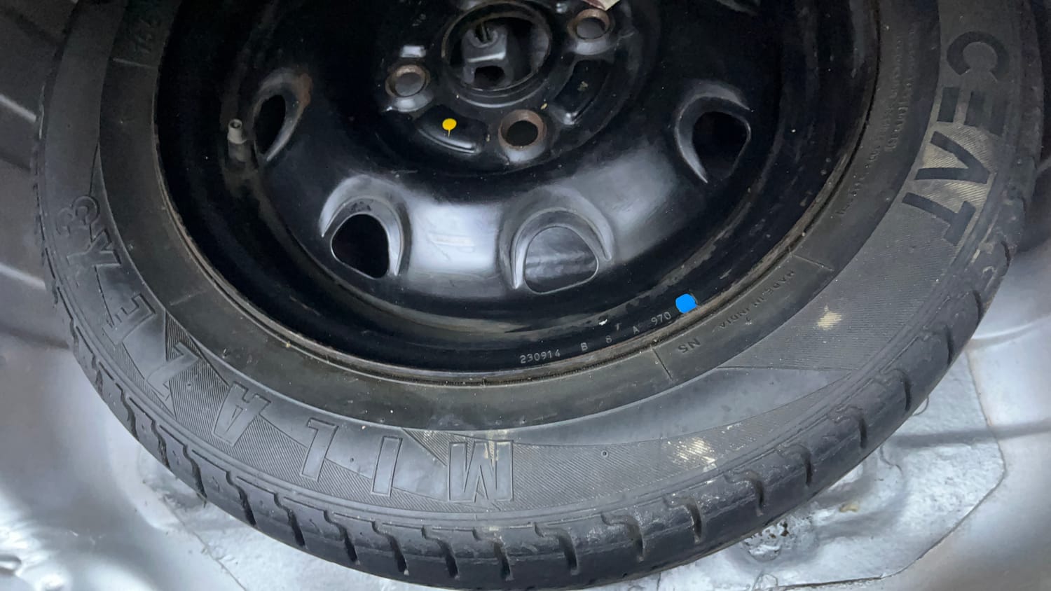 Used 2015 Maruti Suzuki Alto K10 VXi AMT Petrol Automatic tyres SPARE TYRE VIEW