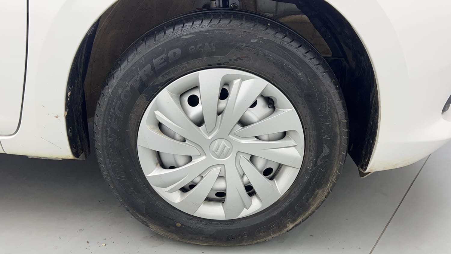 Used 2026 Maruti Suzuki Swift LXi Petrol Manual tyres RIGHT FRONT TYRE RIM VIEW
