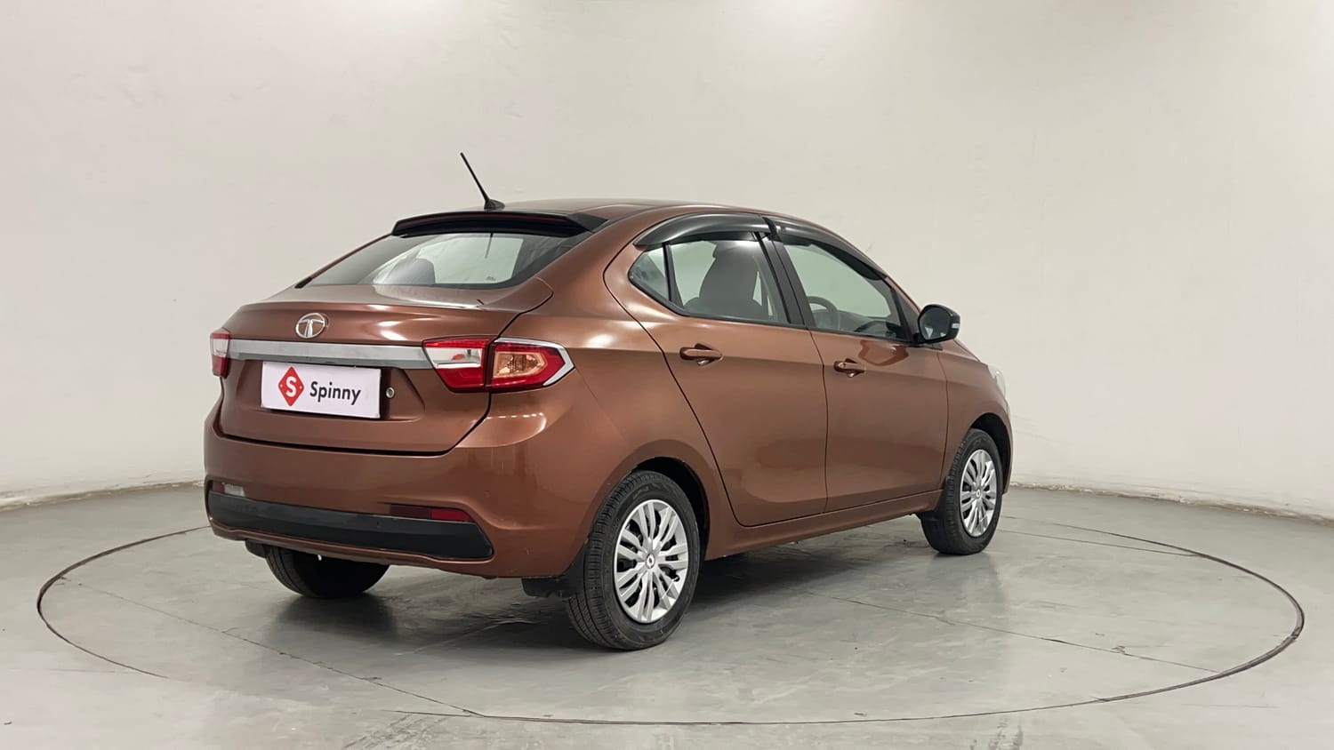 Used 2018 Tata Tigor Revotron XT Petrol + CNG (Outside Fitted) Cng Manual exterior RIGHT REAR CORNER VIEW