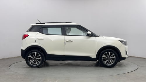 Used 2021 Mahindra XUV 300 W8 (O) 1.2 Petrol Petrol Manual exterior RIGHT SIDE VIEW