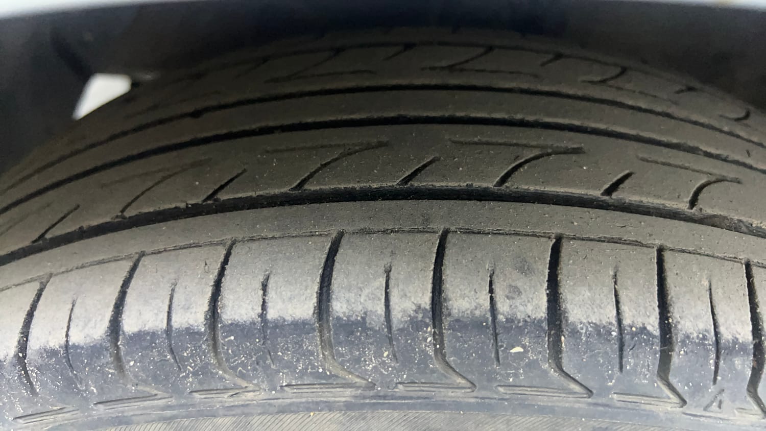 Used 2017 Hyundai Grand i10 Sportz 1.2 Kappa VTVT Petrol Manual tyres LEFT FRONT TYRE TREAD VIEW