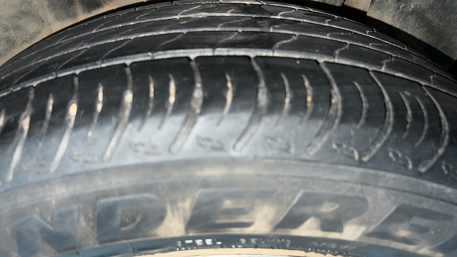 Used 2023 Maruti Suzuki XL6 Zeta MT CNG Cng Manual tyres LEFT REAR TYRE TREAD VIEW