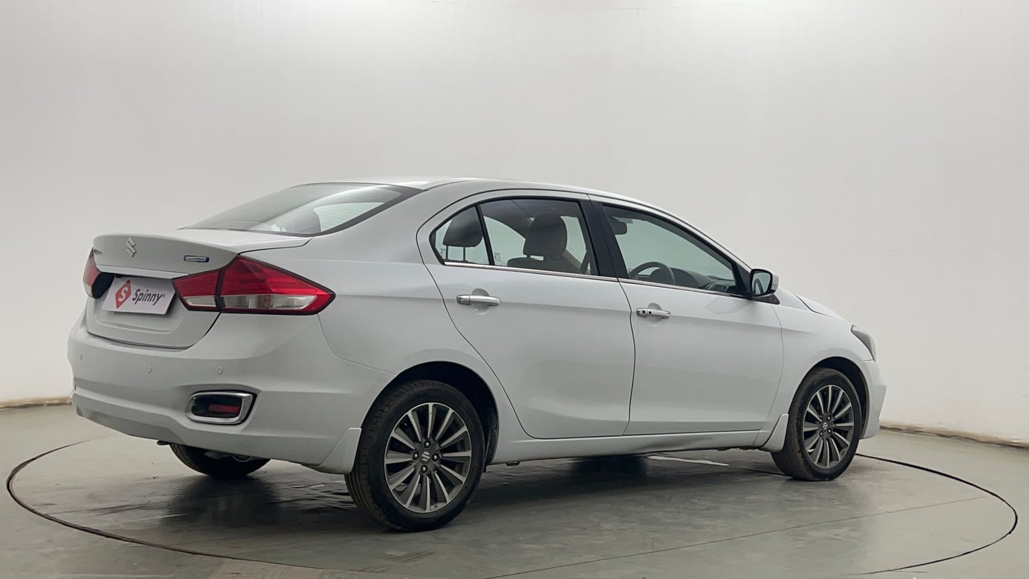 Used 2018 Maruti Suzuki Ciaz Alpha Hybrid 1.5 Petrol Manual exterior RIGHT REAR CORNER VIEW