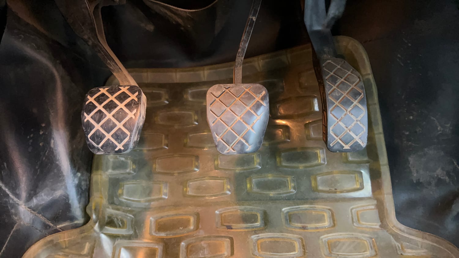 Used 2015 Volkswagen Polo Highline1.2L (P) Petrol Manual interior PEDALS VIEW