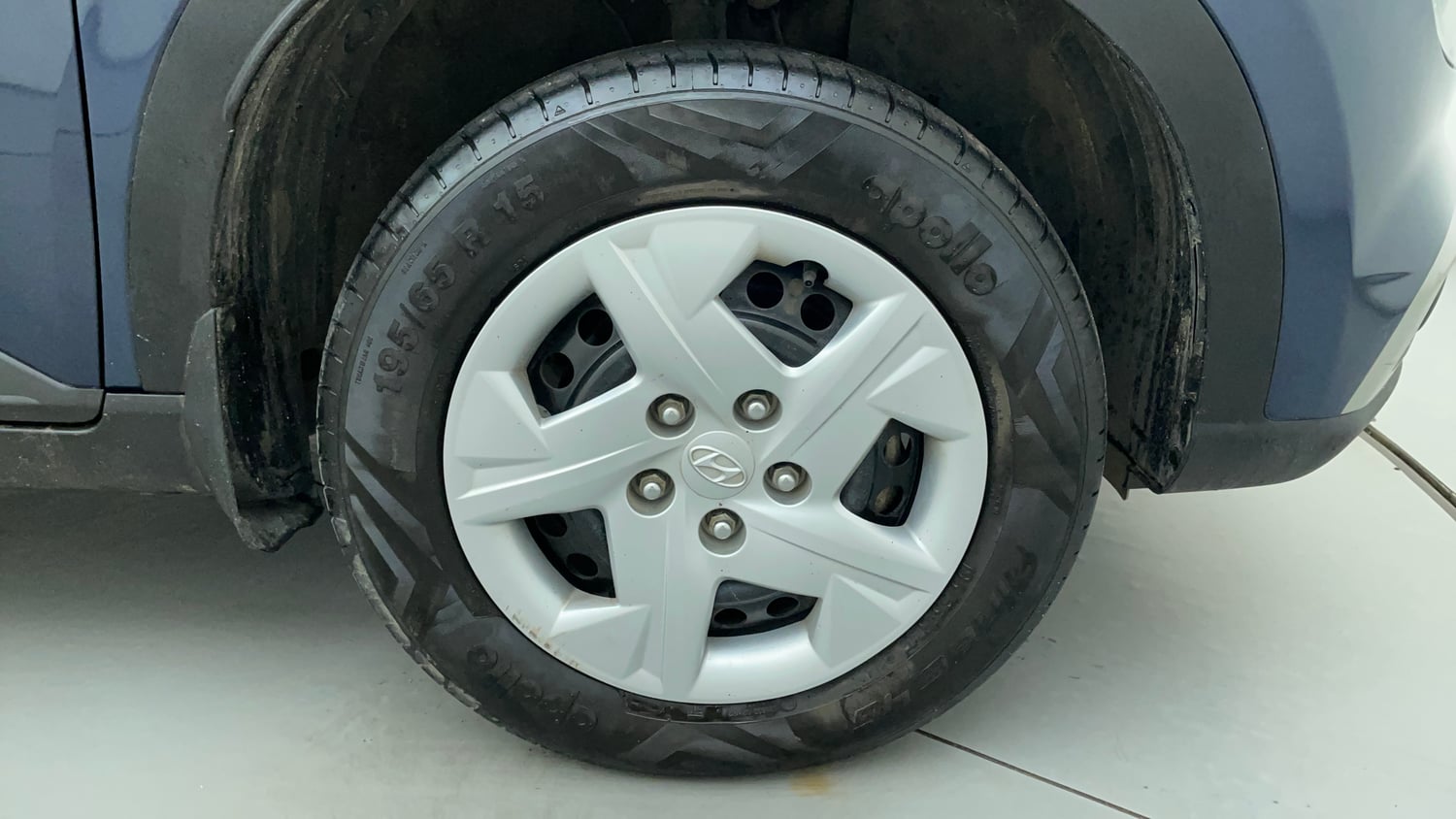 Used 2021 Hyundai Venue S Plus 1.2 Petrol Petrol Manual tyres RIGHT FRONT TYRE RIM VIEW