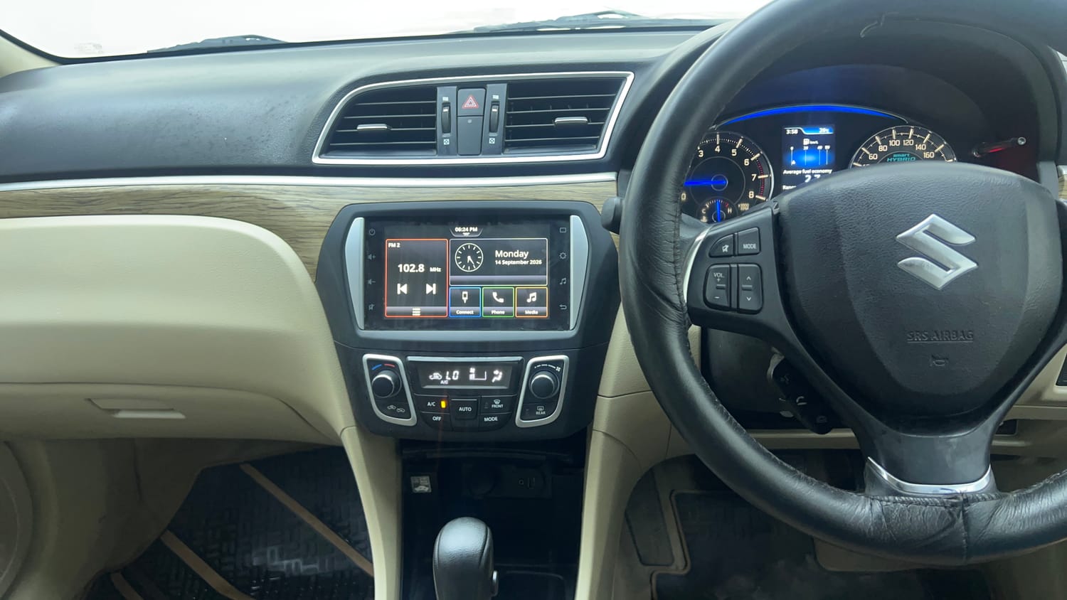 Used 2022 Maruti Suzuki Ciaz Zeta 1.5 AT Petrol Automatic top_features Integrated (in-dash) music system