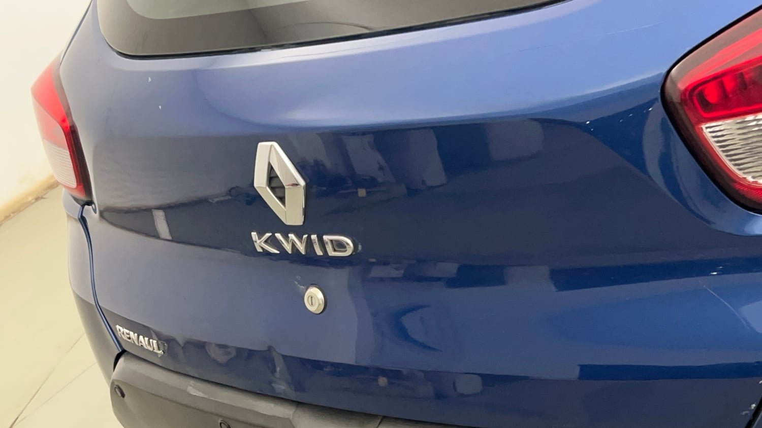 Used 2017 Renault Kwid CLIMBER 1.0 Petrol Manual dents MINOR SCRATCH