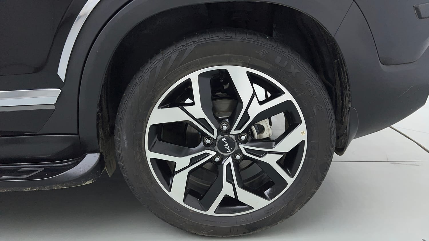 Used 2025 Kia Seltos GTX Plus 1.5 Turbo Petrol DCT Petrol Automatic tyres LEFT REAR TYRE RIM VIEW