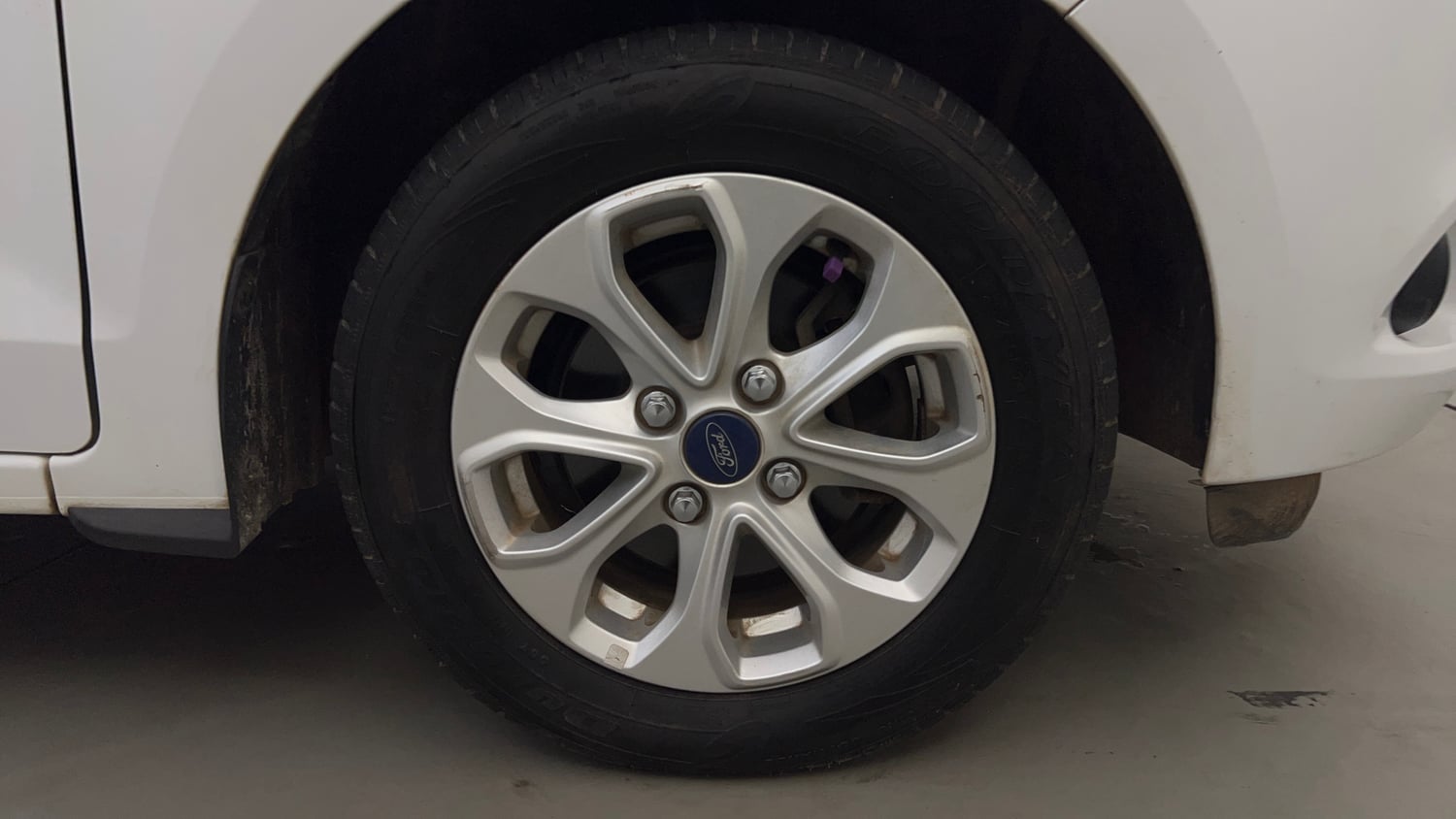 Used 2017 Ford Figo Titanium 1.5 Ti-VCT AT Petrol Automatic tyres RIGHT FRONT TYRE RIM VIEW