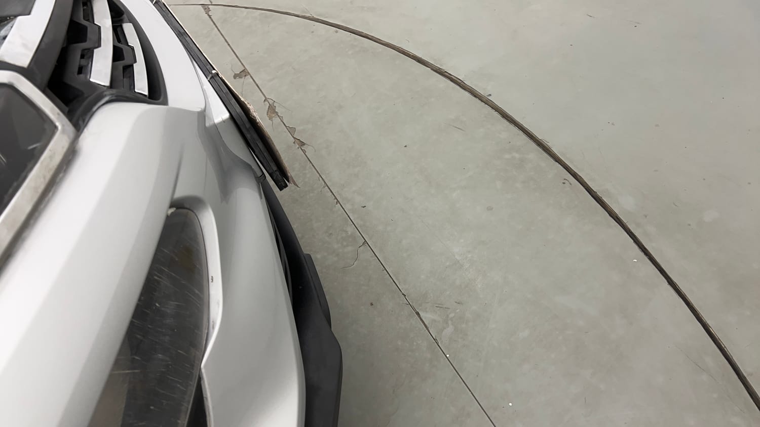 Used 2023 Renault Kwid RXT 1.0 Petrol Manual dents MINOR SCRATCH