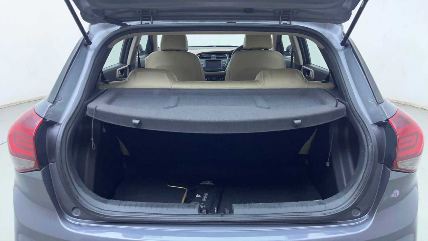 Used 2019 Hyundai Elite i20 Sportz Plus 1.2 Petrol Manual interior DICKY INSIDE VIEW