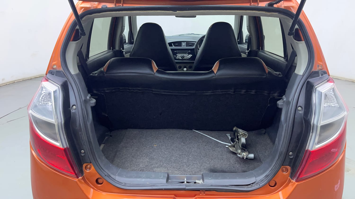 Used 2015 Maruti Suzuki Alto K10 VXi AMT Petrol Automatic interior DICKY INSIDE VIEW