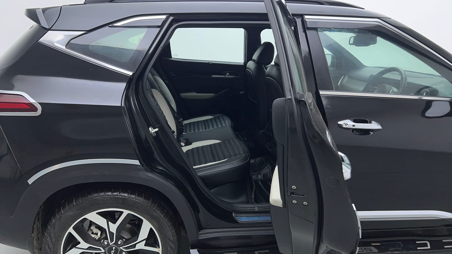 Used 2025 Kia Seltos GTX Plus 1.5 Turbo Petrol DCT Petrol Automatic interior RIGHT SIDE REAR DOOR CABIN VIEW