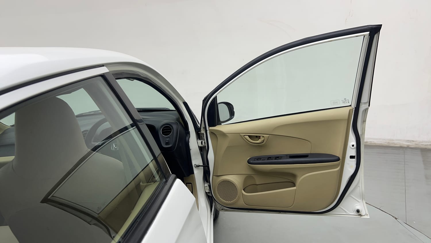 Used 2015 Honda Amaze 1.2 S i-VTEC Petrol Manual interior RIGHT FRONT DOOR OPEN VIEW