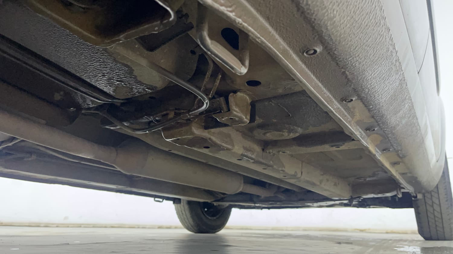 Used 2015 Maruti Suzuki Ritz Vxi BS-IV Petrol Manual extra REAR RIGHT UNDERBODY VIEW