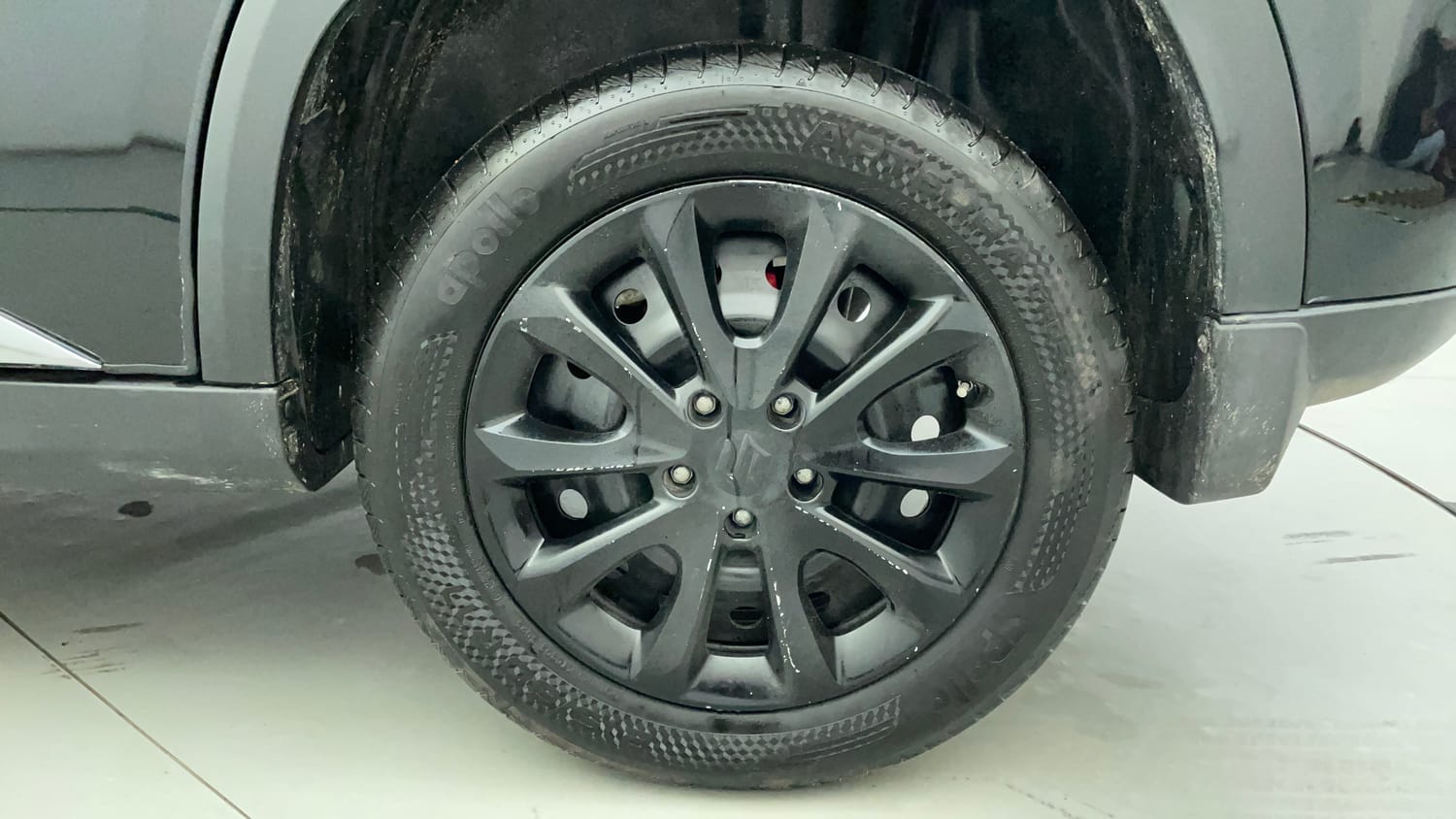 Used 2026 Maruti Suzuki Grand Vitara Delta Smart Hybrid Petrol Manual tyres LEFT REAR TYRE RIM VIEW