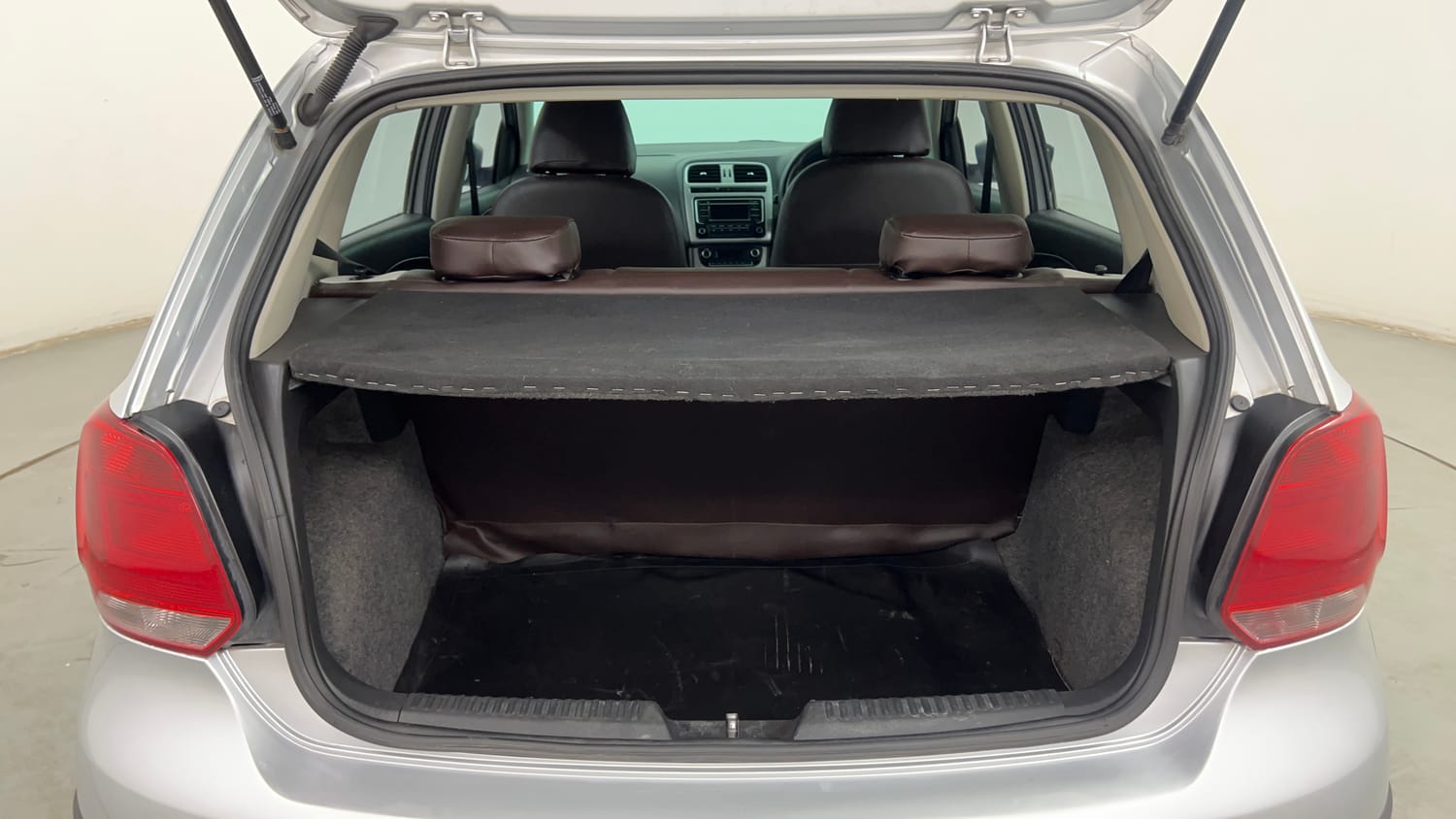 Used 2015 Volkswagen Polo Highline1.2L (P) Petrol Manual interior DICKY INSIDE VIEW