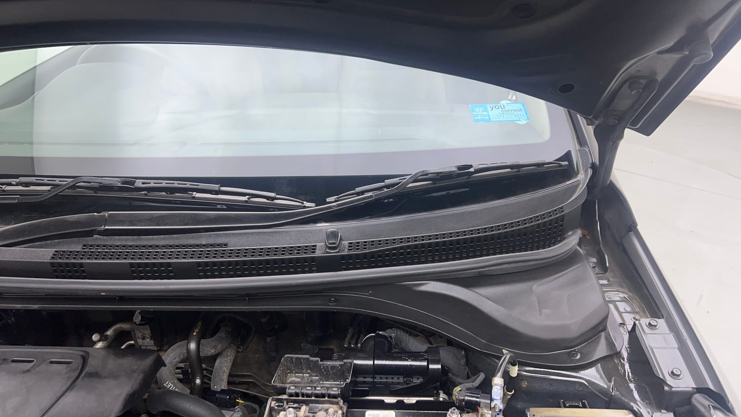 Used 2019 Hyundai Verna SX (O) 1.6 VTVT AT Petrol Automatic engine ENGINE LEFT SIDE HINGE & APRON VIEW