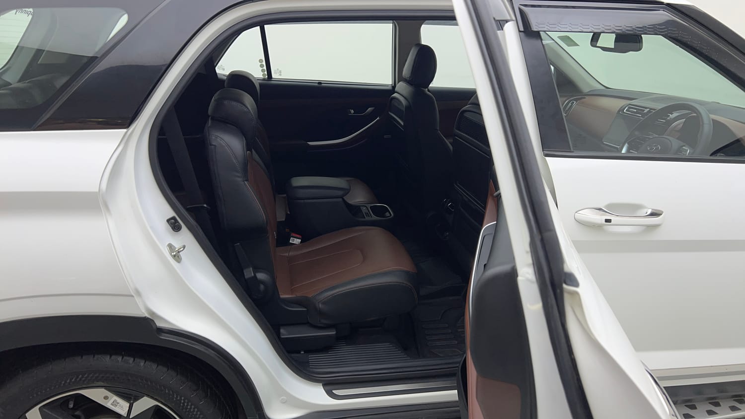 Used 2021 Hyundai Alcazar Signature (O) 6 STR 2.0 Petrol AT Petrol Automatic interior RIGHT SIDE REAR DOOR CABIN VIEW