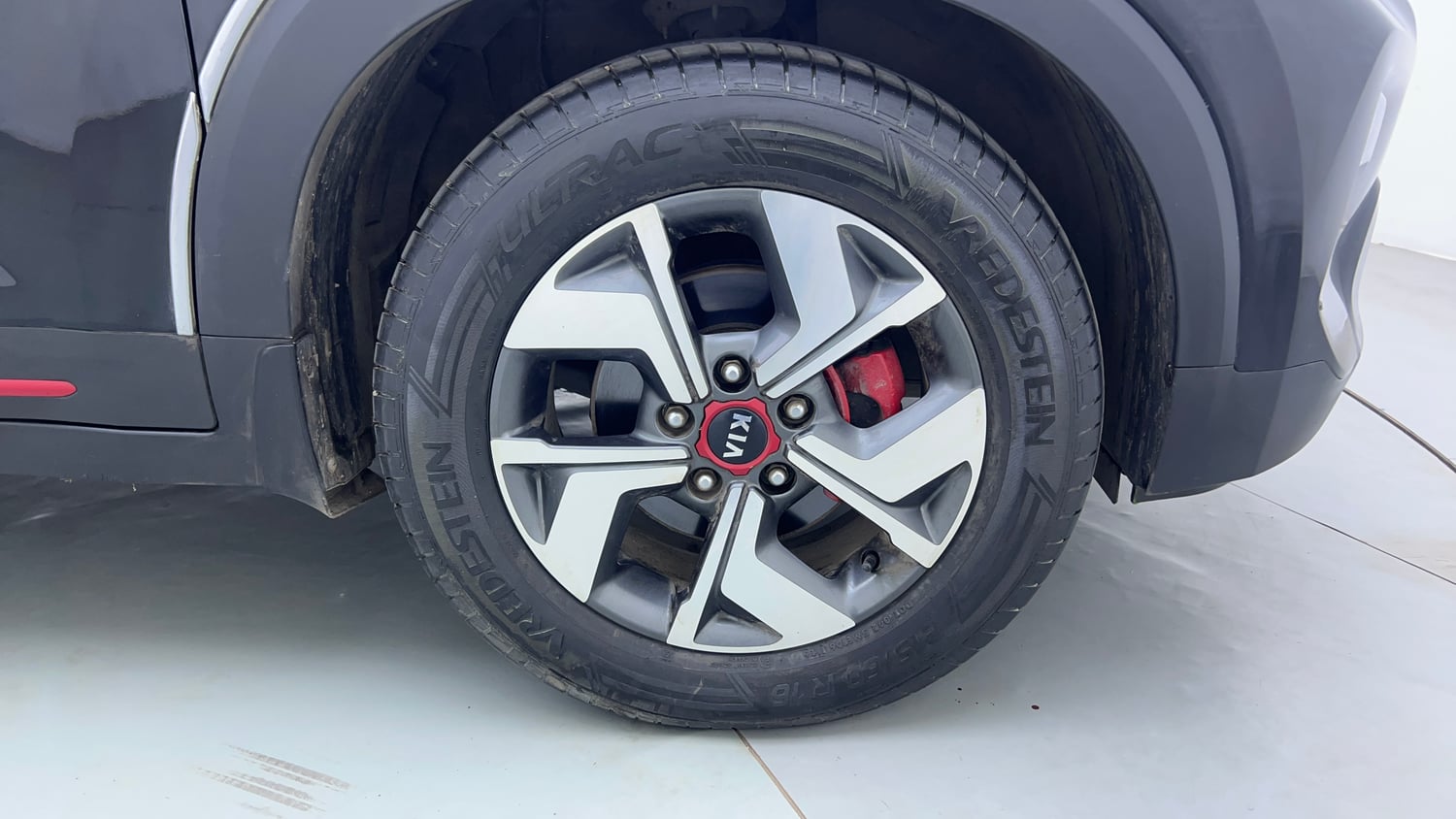 Used 2020 Kia Sonet GTX Plus 1.0 DCT Petrol Automatic tyres RIGHT FRONT TYRE RIM VIEW