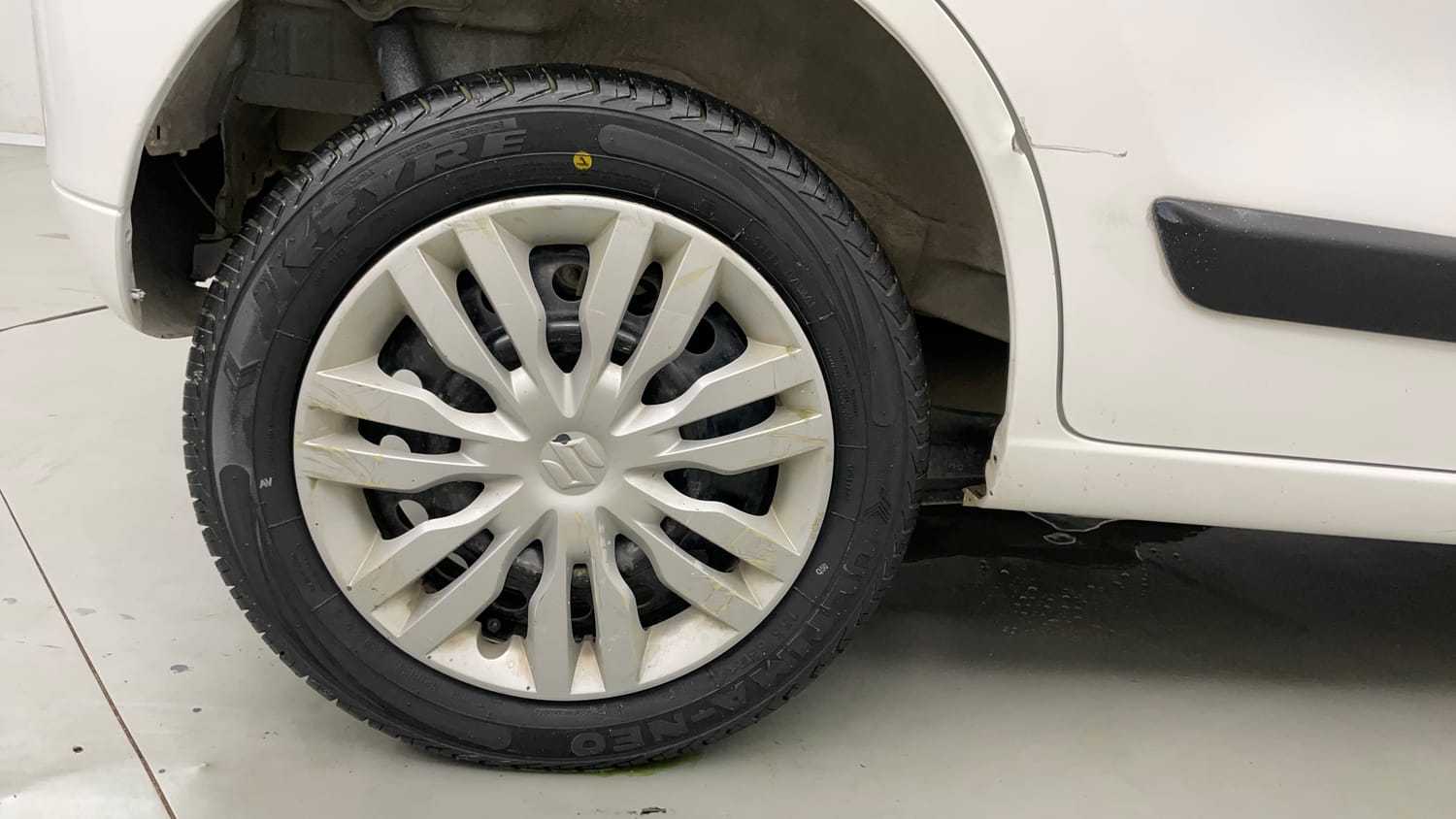 Used 2018 Maruti Suzuki Wagon R 1.0 VXI AMT Petrol Automatic tyres RIGHT REAR TYRE RIM VIEW