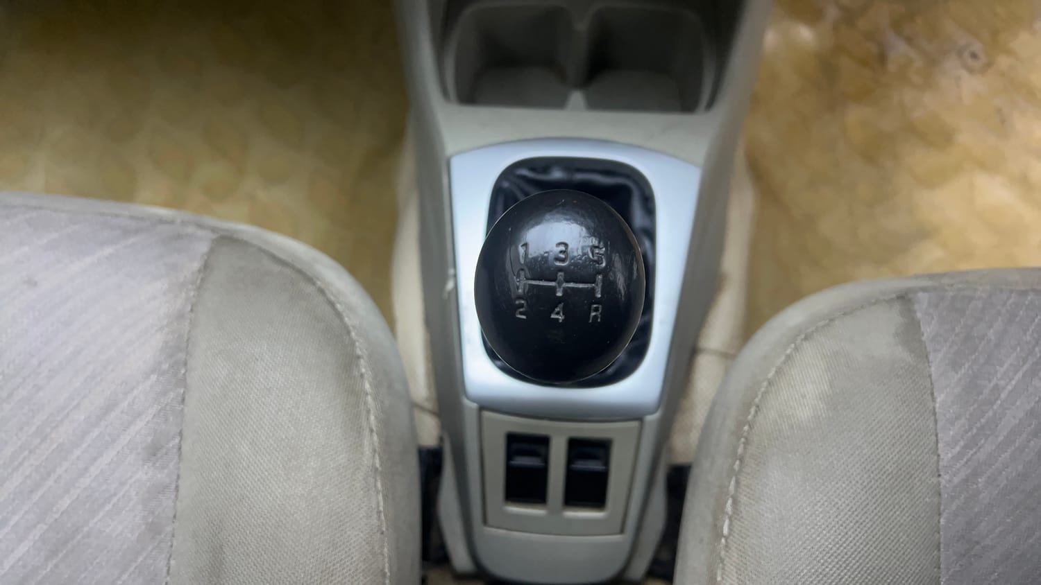 Used 2015 Maruti Suzuki Alto K10 VXi Petrol Manual interior GEAR  KNOB VIEW