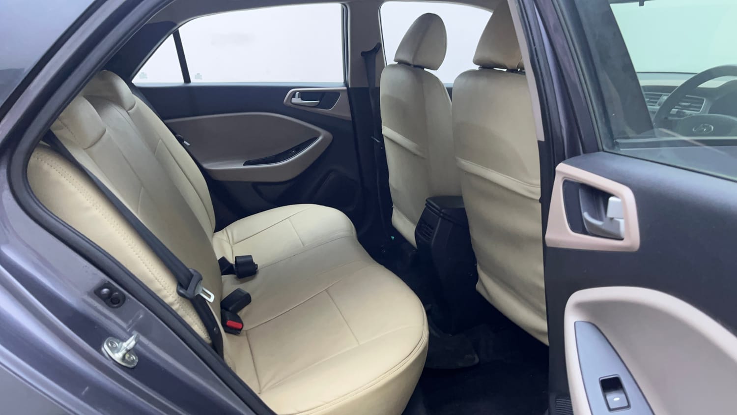 Used 2019 Hyundai Elite i20 Sportz Plus 1.2 Petrol Manual interior RIGHT SIDE REAR DOOR CABIN VIEW